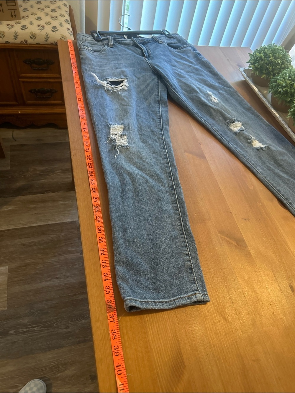 Kut From The Kloth Catherine Boyfriend
Jeans Size 6 - Picture 8 of 11